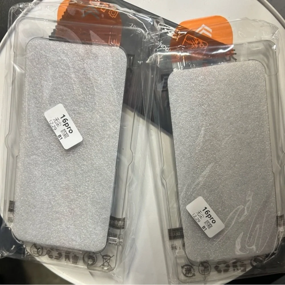 2 pack‎ iPhone 16Pro Screen Protector Kit